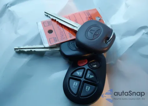 2011 Toyota Sienna Xle from USA, damaged, VIN 5TDDK3DC0BS004311